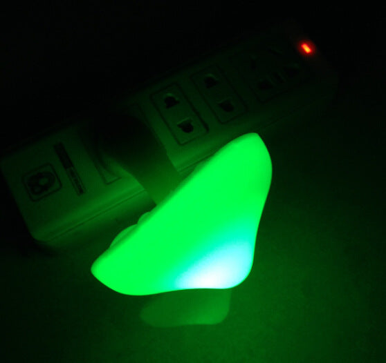 LED Mushroom Night Light – Plug-in Wall Lamp with Light Sensor for Bedroom Decor